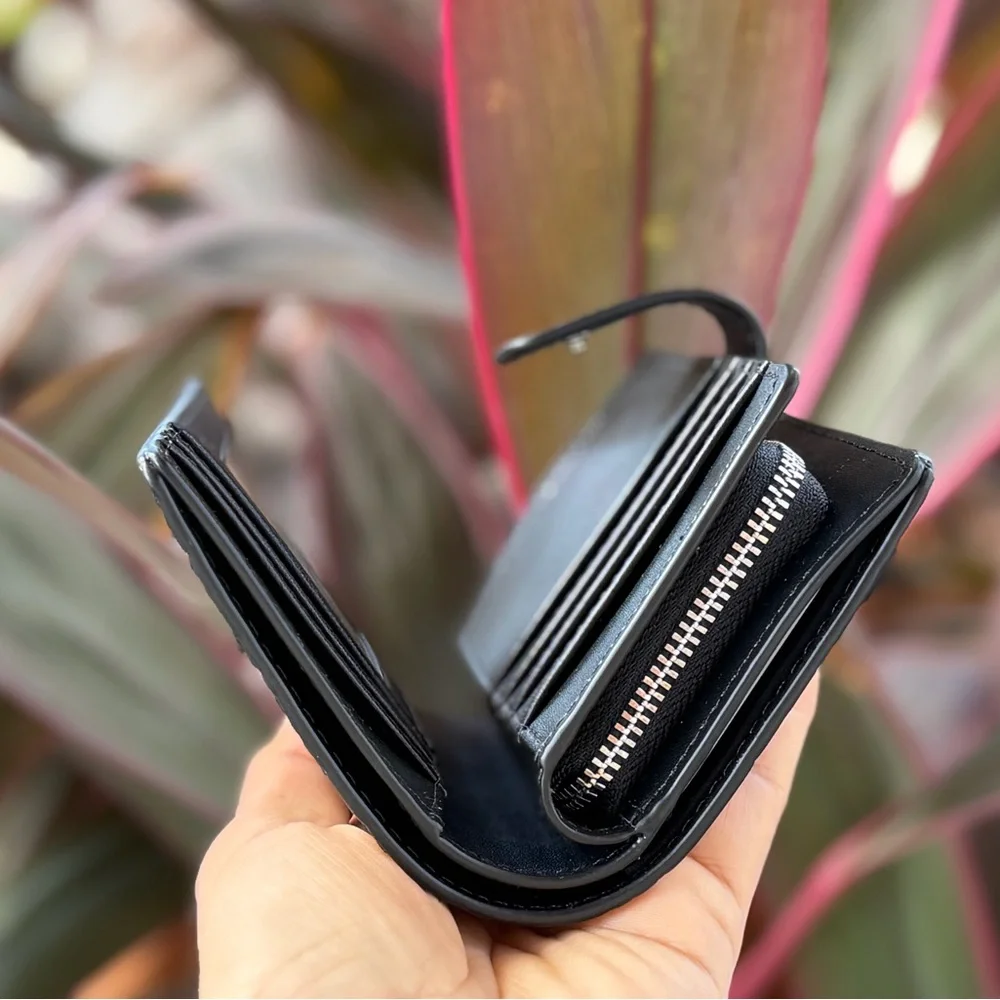 Michael Kors Jet Set Travel Bifold Black White Floral Wallet - Picture 4 of 12